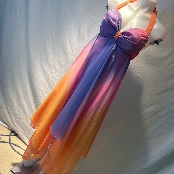 Elegant Ombre Halter Midi Dress - Picture 2 of 11